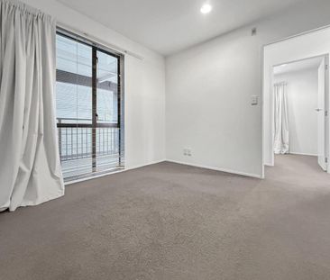 Sunny north facing corner apartment with ... - Photo 4