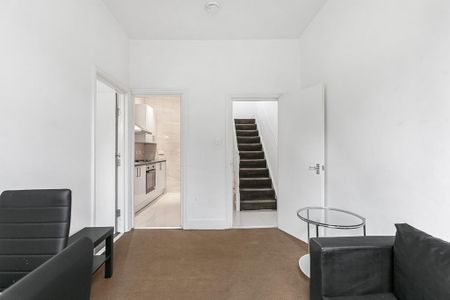 3 bedroom maisonette to rent - Photo 2