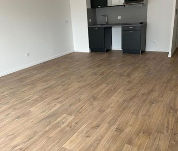 Location Appartement 3 pièces 64m² CHARTRES DE BRETAGNE 35131 - Photo 1