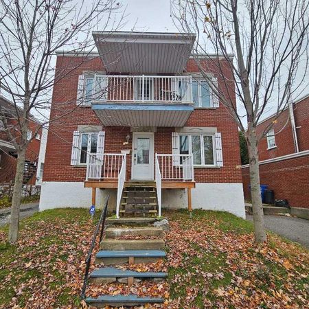 5 1/2 lumineux, chauffé, 1 stationnement déneigé, libre - Photo 3