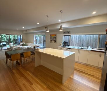 Coburg North - Photo 1