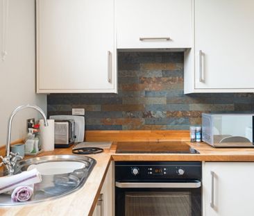 1 bedroom semi-detached house to rent - Photo 1