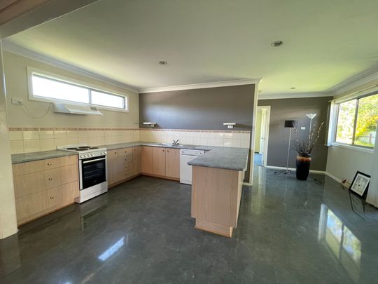 Four Bedroom Home!! - Photo 1