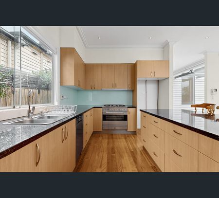 74 Peel Street, Kew, Vic 3101 - Photo 2