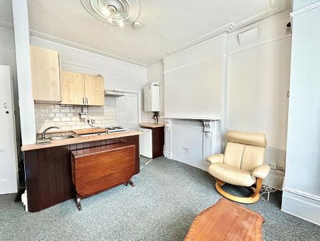 1 bedroom flat to rent - Photo 2