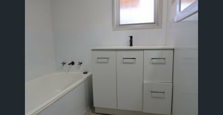 Neat, Tidy & Beautifully Presented with Pool & Entertaining - Photo 5