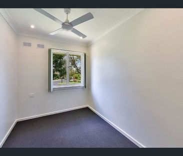 Beautiful home in a great location - Photo 2