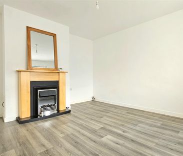 77 Pinewood Avenue, - Photo 5