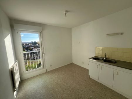 Location - Appartement T3 - 68 m² - Audincourt - Photo 4