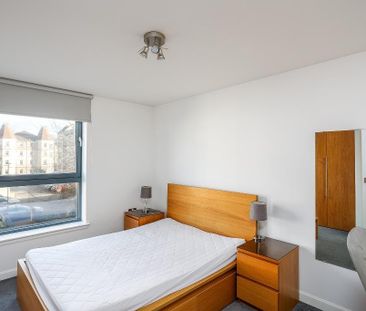 2 bedroom flat to rent - Photo 6