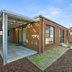 Modern Low-Maintenance Living in a Prime Kangaroo Flat Location - Photo 2