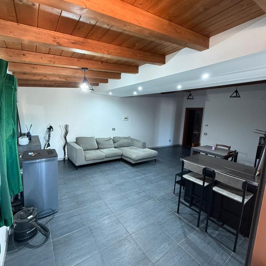 Appartamento arredato con giardino e posto auto - Photo 1
