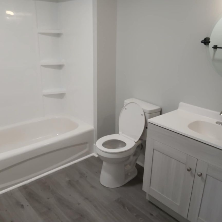 For Lease - 27 Grove Street Unit# Upper Flr, Belleville, Ontario - Photo 1