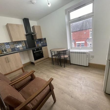 1 bedroom flat to rent - Photo 4