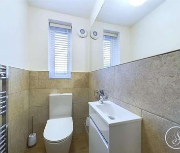 Highthorne Court, Shadwell, LS17 - Photo 1