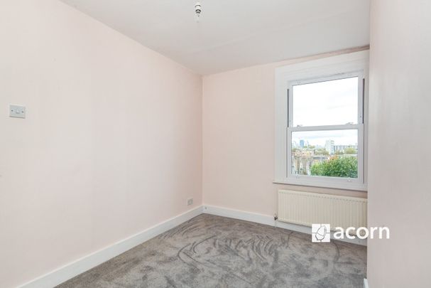 Flat to rent - Lyndhurst Grove, London, SE15 - Photo 1