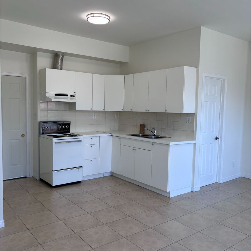 For Lease - 440 Spadina Avenue Unit# 201, Toronto, Ontario - Photo 1
