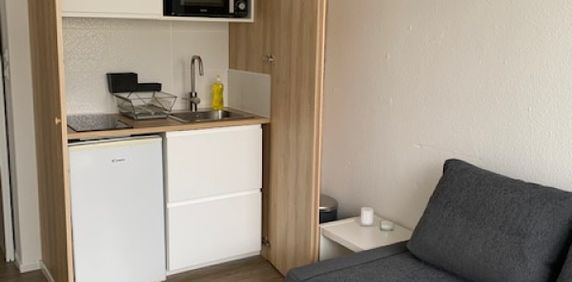 STUDIO MEUBLE proche de la Place de la Victoire - Photo 2