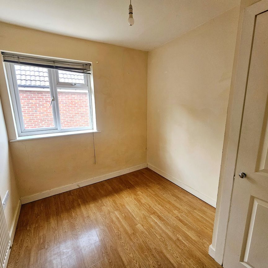 Winchester Road, Southampton - Photo 1