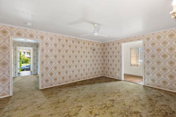 Spacious Queenslander with Sleepouts, Huge Shed & Prime Location - Photo 1