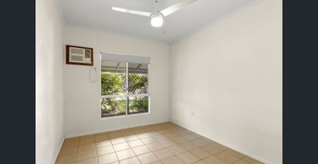 Cable Beach Home with Spacious Backyard - Photo 5