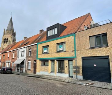 Gerenoveerd appartement met 2 slaapkamers en terras te Vlamertinge - Photo 2