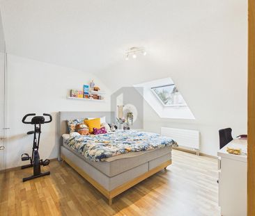 SUNNY, BRIGHT AND FAMILY-FRIENDLY - Photo 2