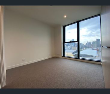 2105/201 Normanby Road, Southbank, Vic 3006 - Photo 4