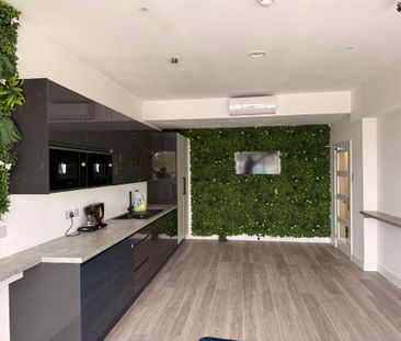 Studio to rent - Photo 2