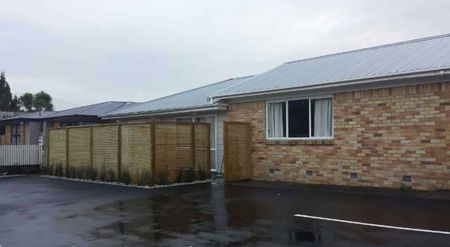 Fully Furnished Studio - Photo 2