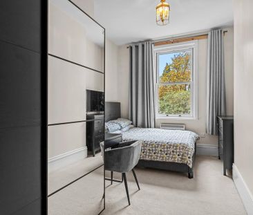 2 bedroom flat to rent - Photo 5