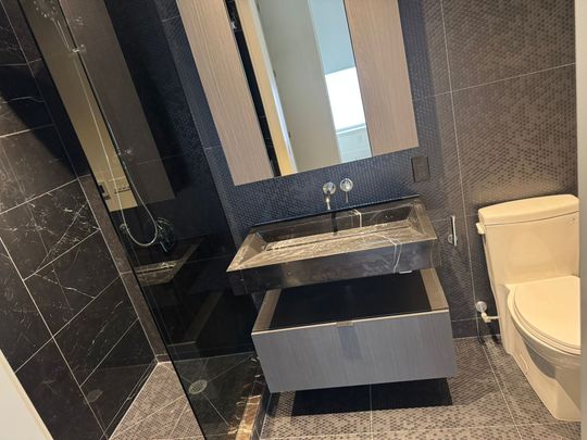 For Lease - 11 Yorkville Avenue Unit# 4209, Toronto, Ontario - Photo 1