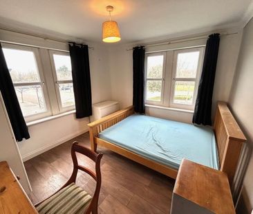 152 North Row, MK9 - Photo 1