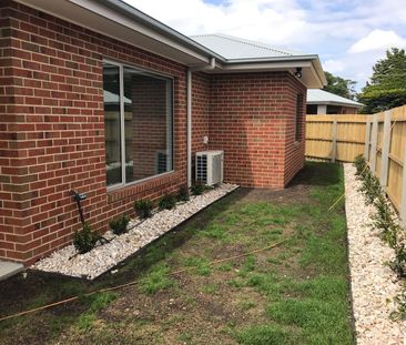 3 BEDROOM TOWNHOUSE - Photo 4