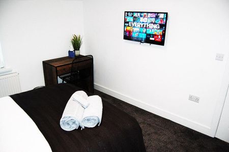6 bedroom terraced house to rent - Photo 3