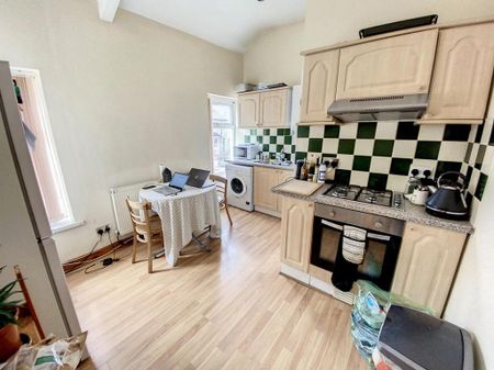 2 bedroom apartment to rent - Photo 3