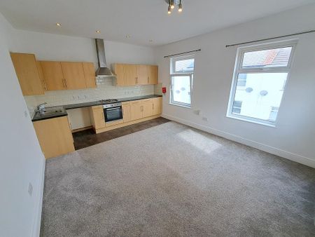 1 bedroom flat to rent - Photo 2
