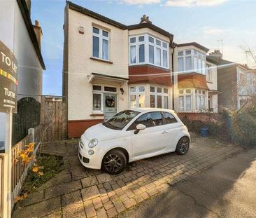 Marguerite Drive, Leigh On Sea, Essex, SS9 - Photo 4