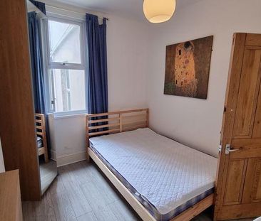 5 bedroom terraced house to rent - Photo 2