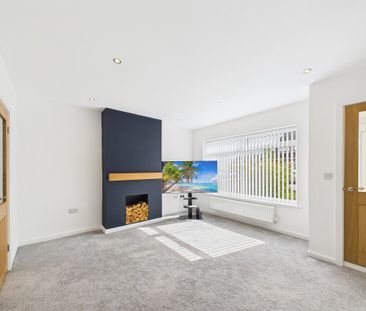 3 Bedroom Semi-Detached House - Photo 2