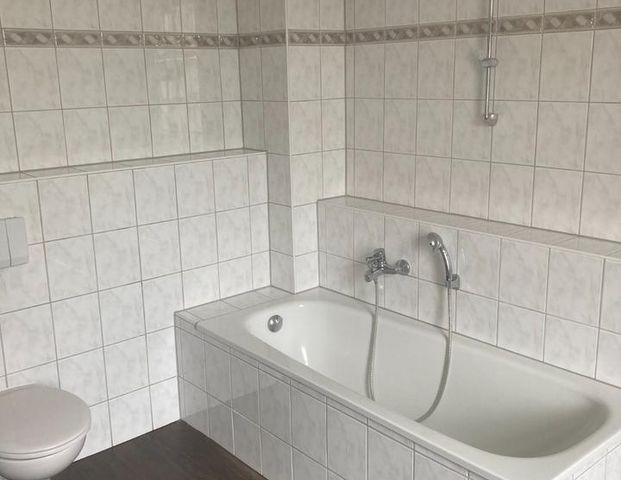 Wunderschöne 3-Zimmerwohnung - Nähe Leipzig mit Stellplatz uvm - Photo 1