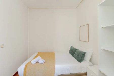 Calle de Fernández de la Hoz, Madrid, Community of Madrid 28010 - Photo 3