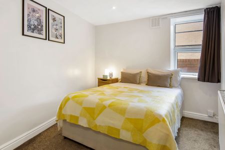 223 HYDE PARK ROAD Leeds - LS6 1AH - Photo 2