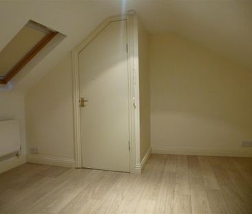 County Road, Swindon - Photo 6