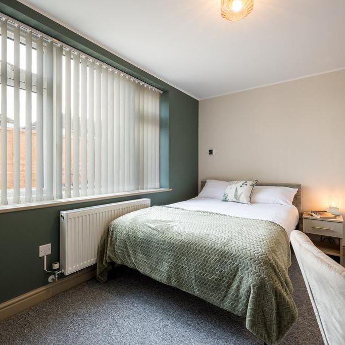 1 bedroom in a house share to rent - Photo 1