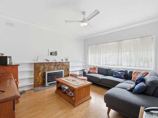 GREAT FAMILY HOME ! - Photo 1