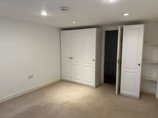 The Hundred, Romsey - Photo 1