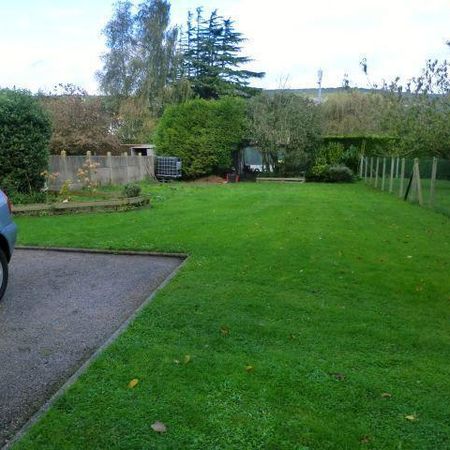 Maison à Louer à Eu (76260) Un pavillon comprenant : - Au rez-de-chaussée : entrée, séj... - Photo 4