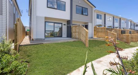 3 Bedroom in Wattle Downs - Photo 4