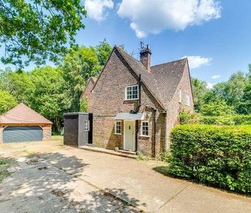 Green Lane, Churt, Farnham, Surrey, GU10 - Photo 3